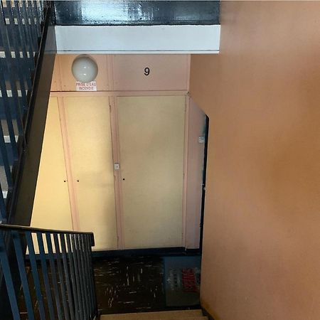 Une Chambre Simple Confortable Avec Acces Direct Aeroport D'Orly Luaran gambar