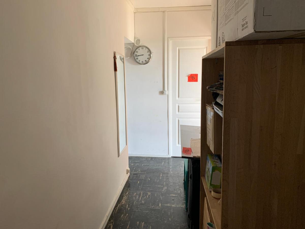 Une Chambre Simple Confortable Avec Acces Direct Aeroport D'Orly Luaran gambar