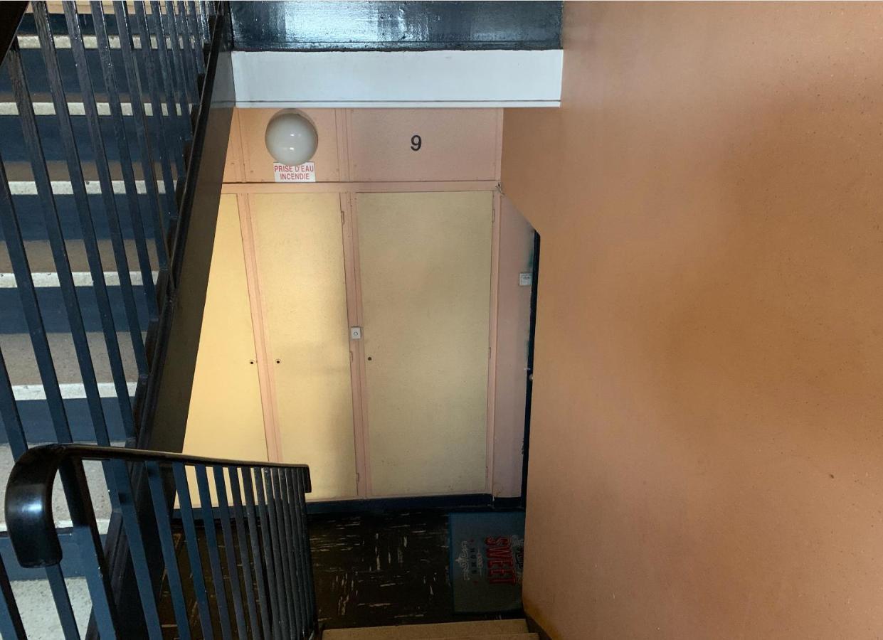 Une Chambre Simple Confortable Avec Acces Direct Aeroport D'Orly Luaran gambar