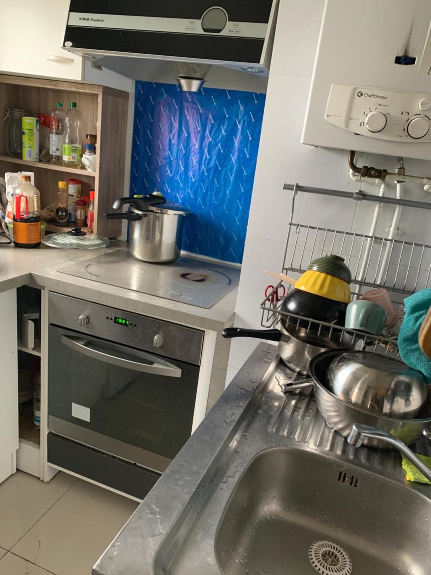 Une Chambre Simple Confortable Avec Acces Direct Aeroport D'Orly Luaran gambar